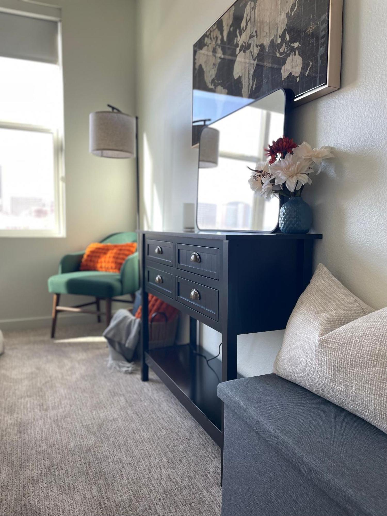 3 Bedroom Downtown *