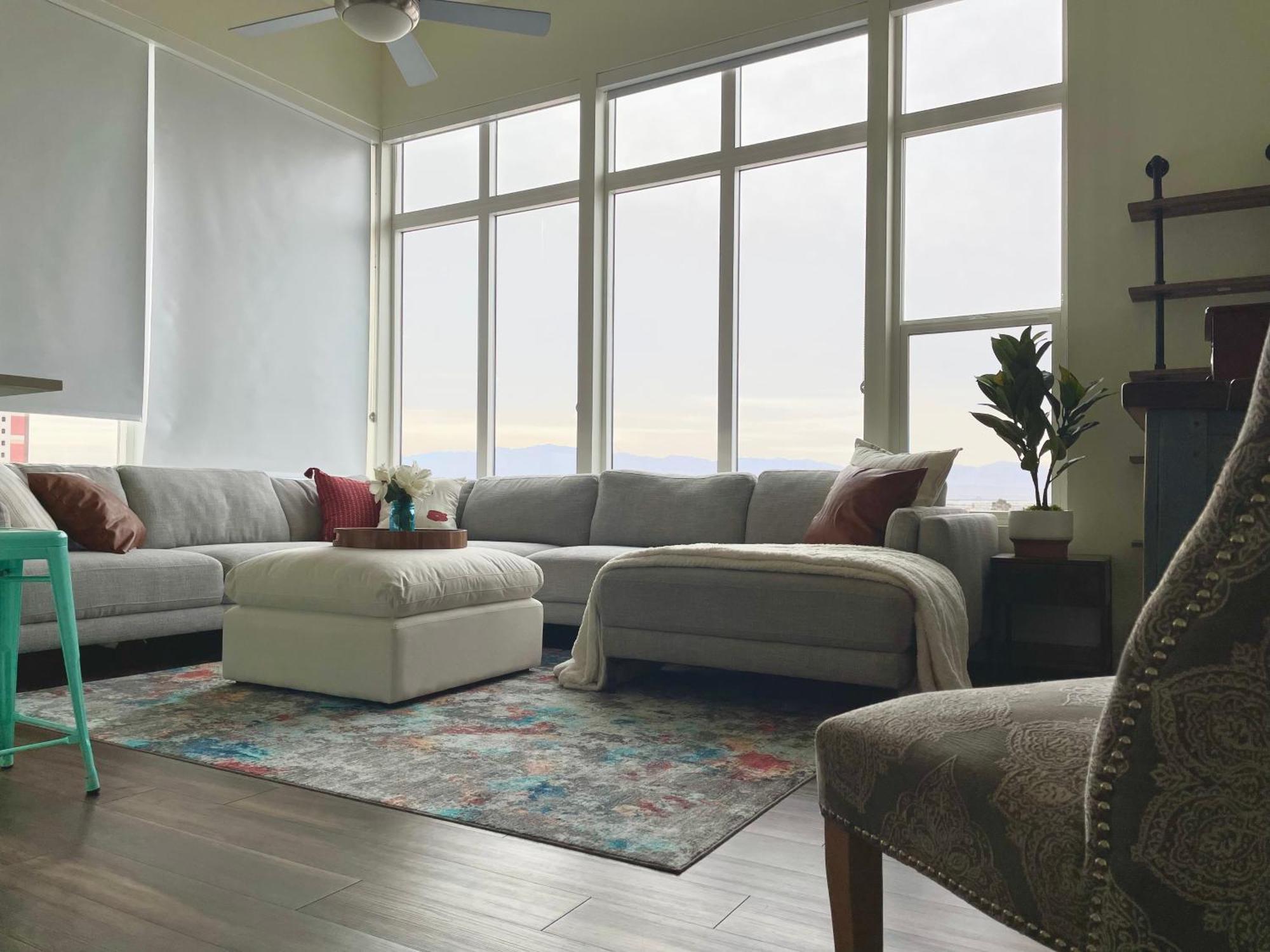 Apartment 3 Bedroom Downtown *